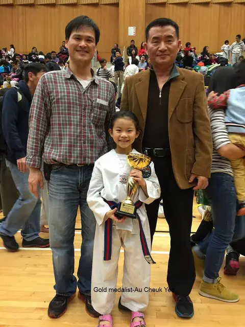 Poomsae winner Au Cheuk Yee, 2005